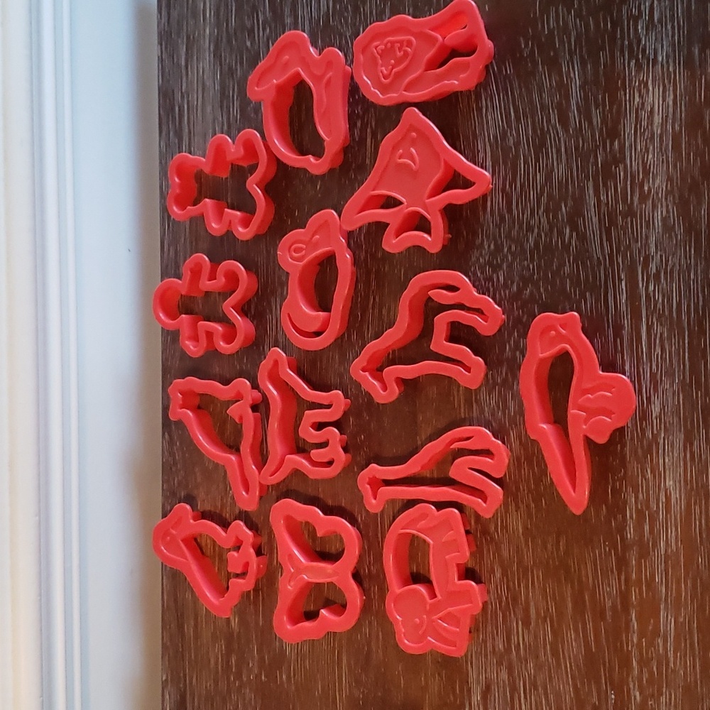 💖Host Pick💖Vintage! 14 Animal Plastic Cookie Cutters